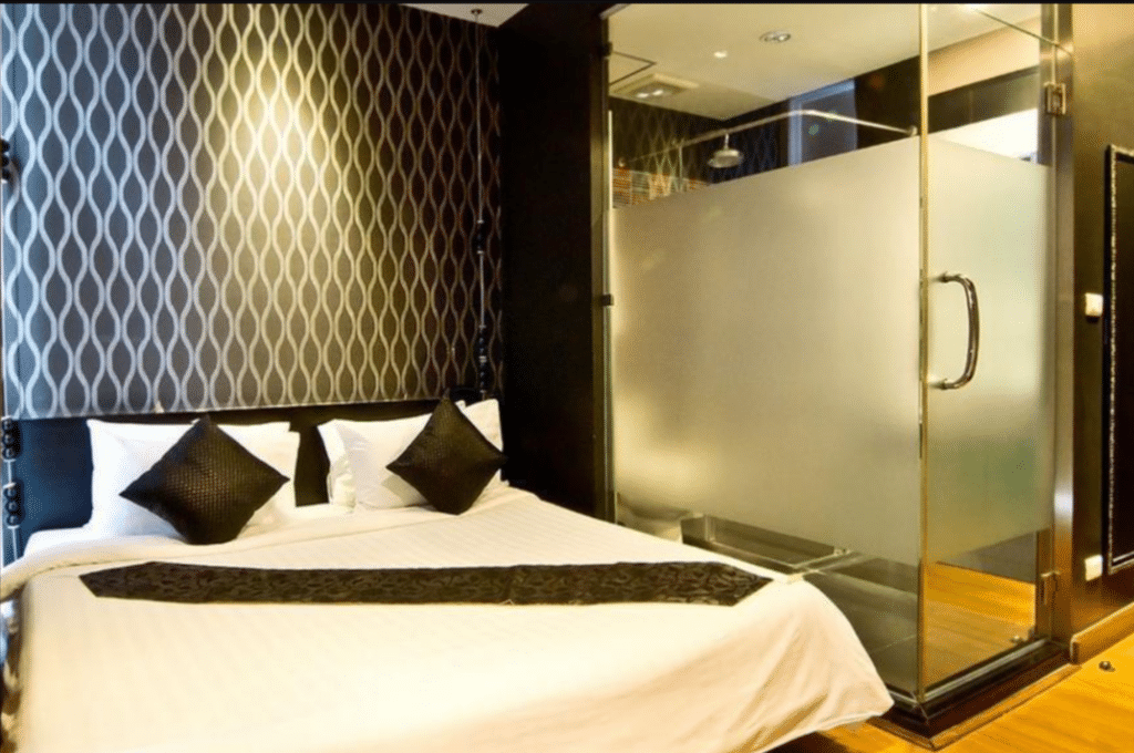 Glitz Hotel Bangkok- Rooms