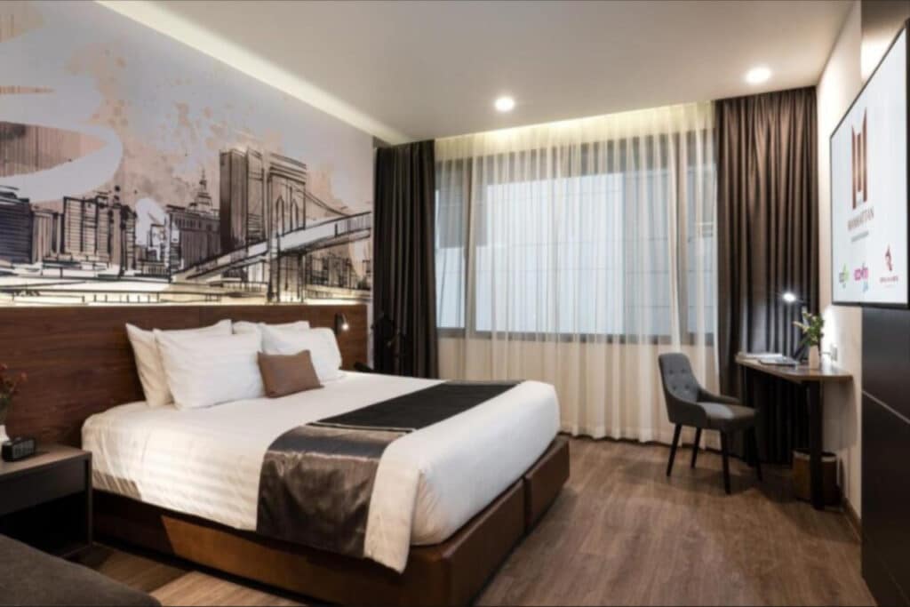 Manhattan Hotel Bangkok- Room