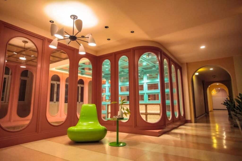 Miami hotel- Lobby