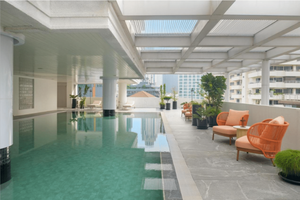 Phachara suites bangkok- pool
