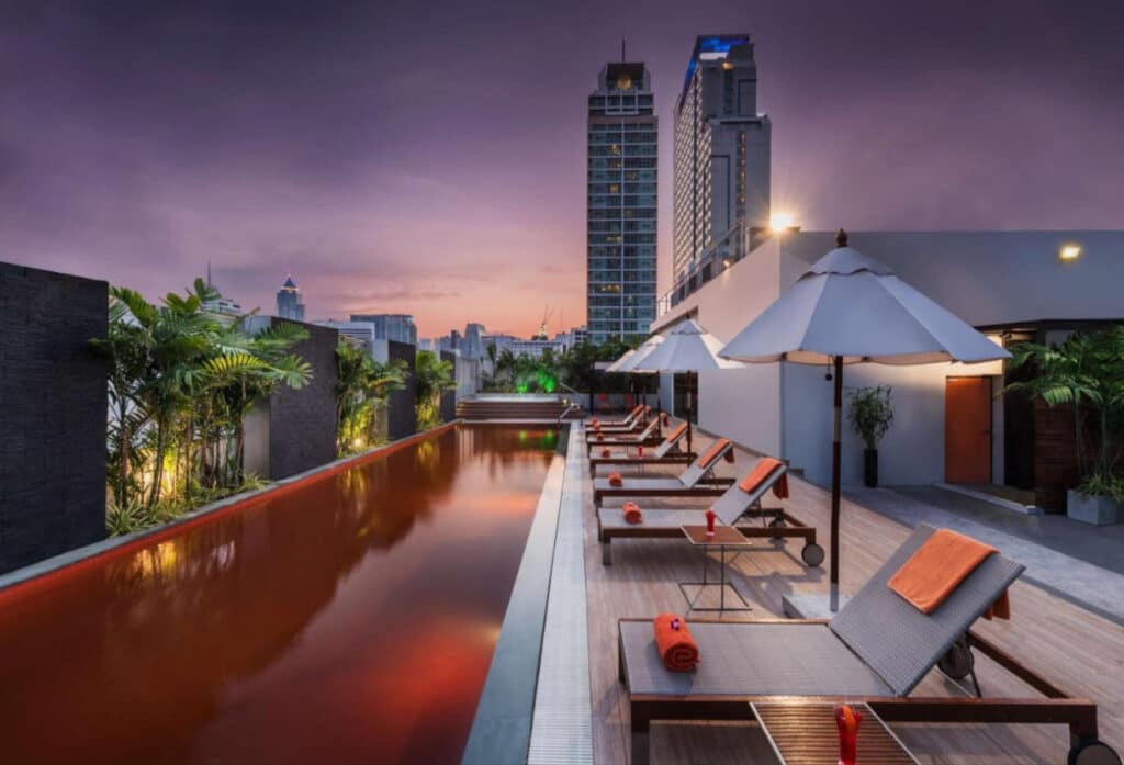 Raddison Suites Bangkok- Pool