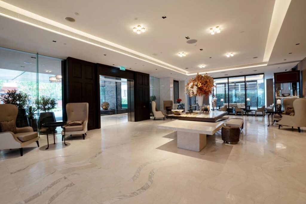 SilQ Hotel & Suites- Lobby