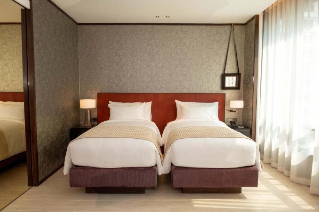 SilQ Hotel & Suites- Rooms